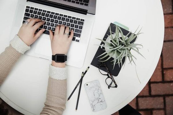 Comment apprendre une langue étrangère en ligne : Conseils et astuces