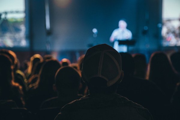 Avez-vous besoin de donner un coup de pep à votre séminaire d'entreprise ? Essayez ces activités ludiques et originales !